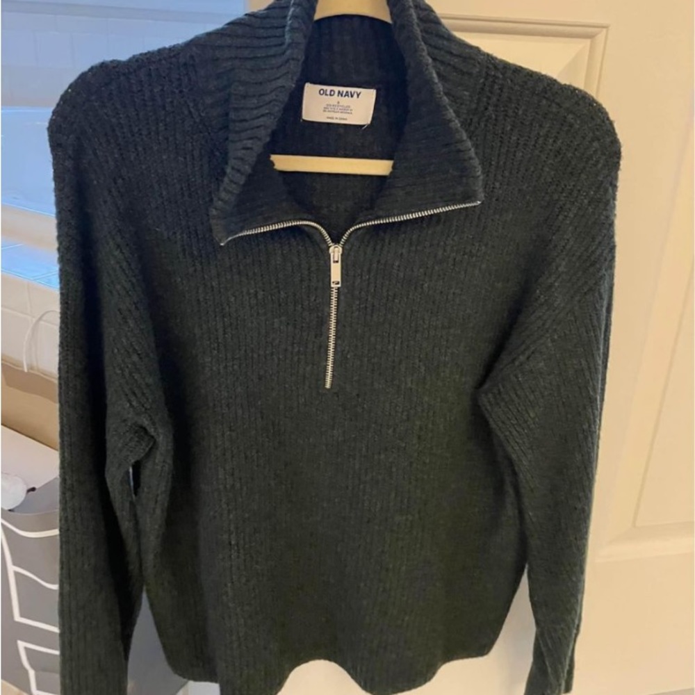 Old navy green quarter zip sweater. Size small